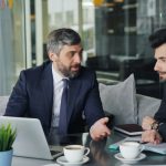 zdjęcie pracowników w biurze